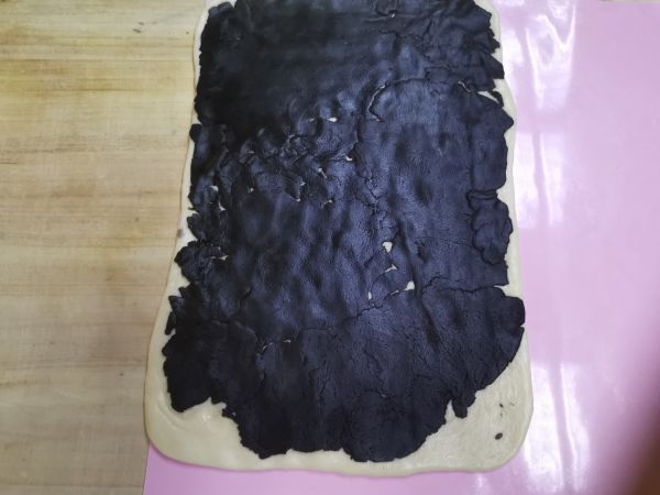 黑芝麻炼乳吐司