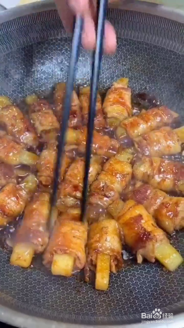 如何用土豆和五花肉制作好吃的“排骨”？