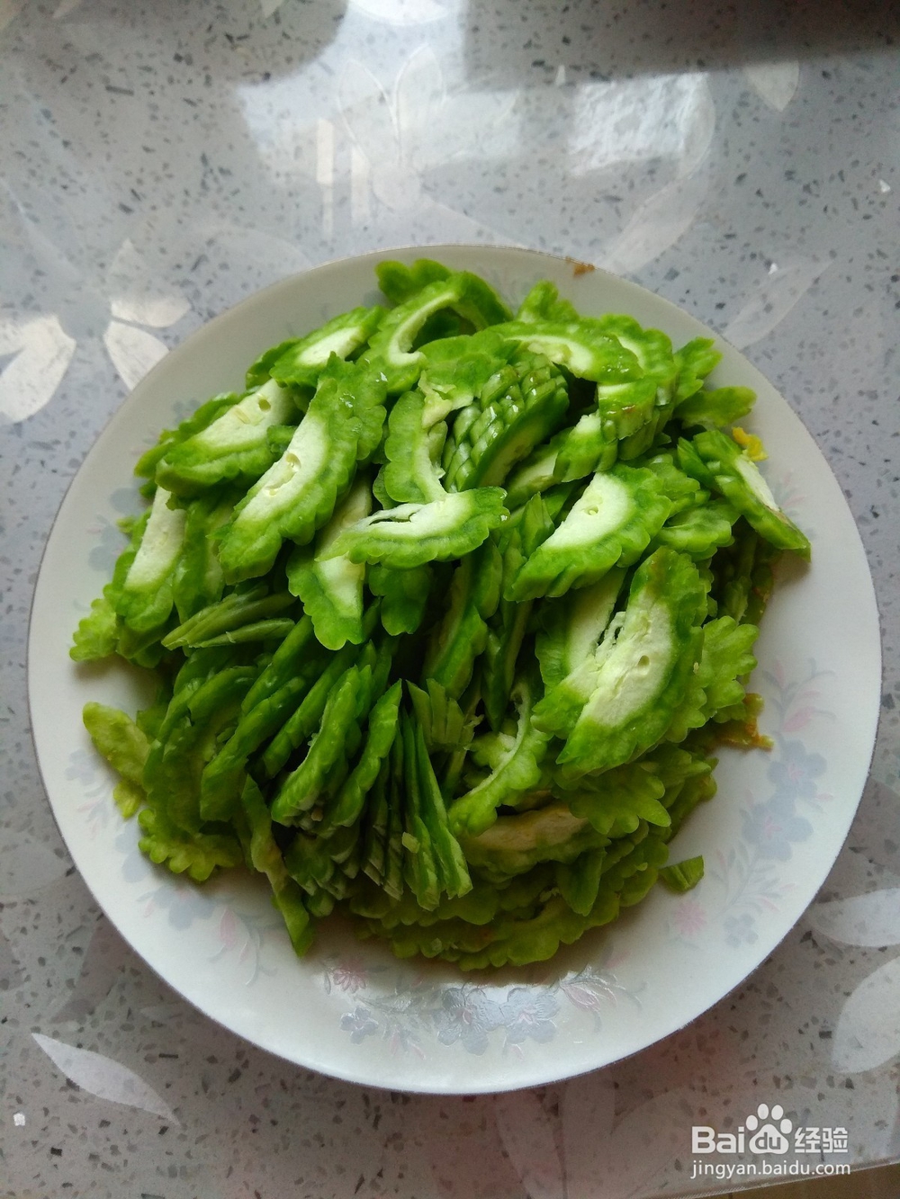 清炒香辣苦瓜片