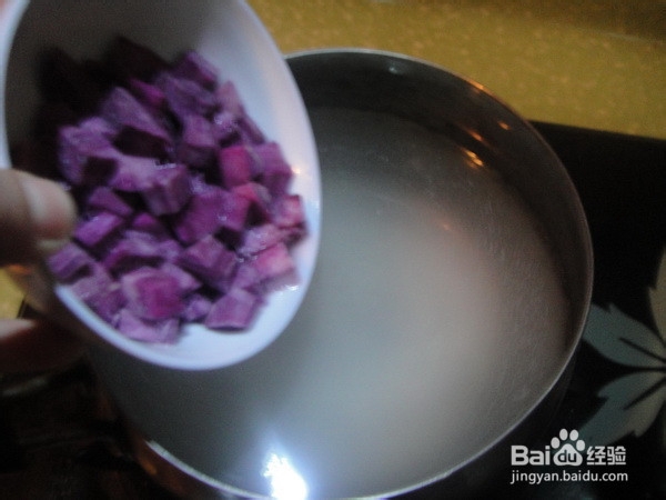 富含膳食纤维的美味紫薯粥！