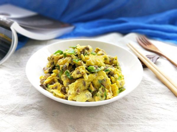 茶树菇青椒炒蛋