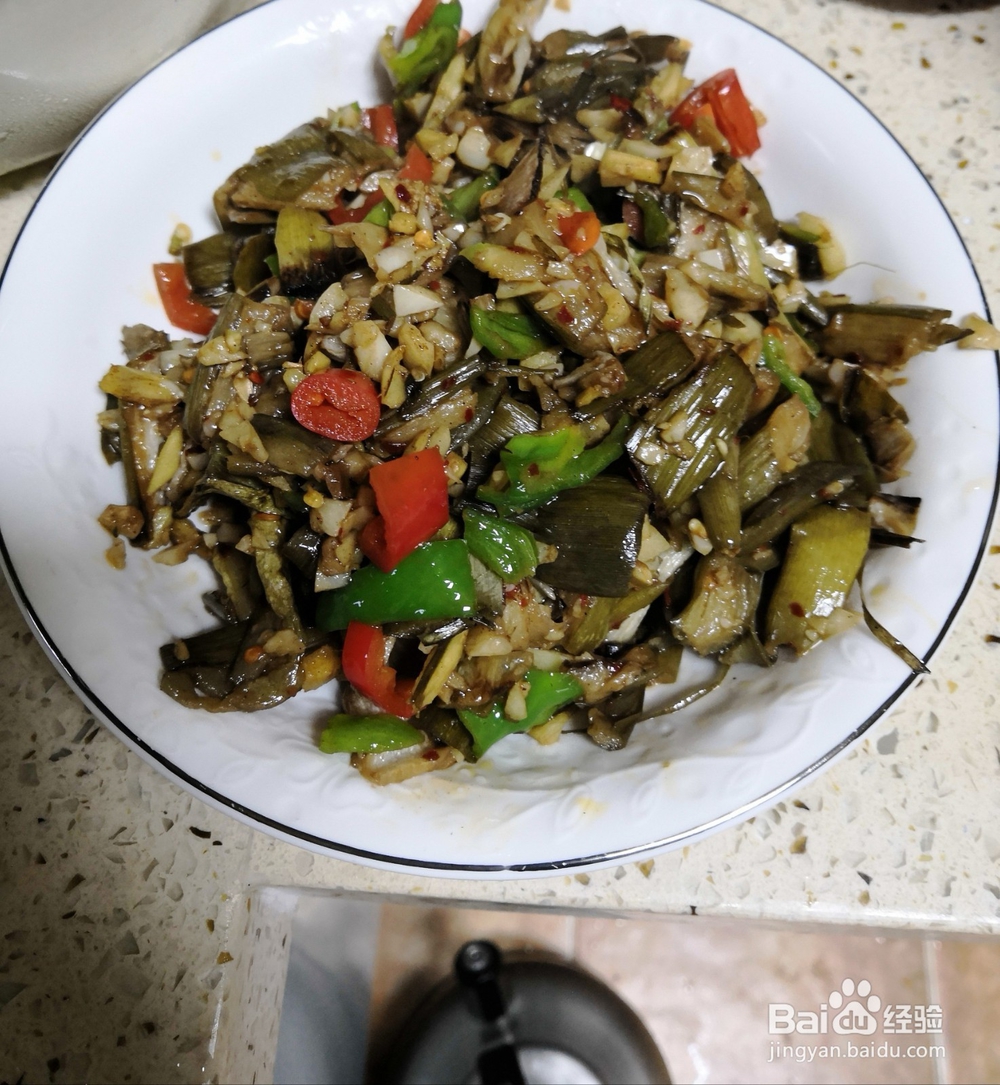 酸辣芋头禾子(就是芋头叶的杆子)