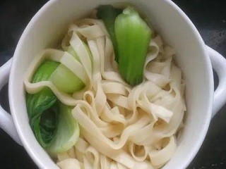 红烧肥肠面怎么做
