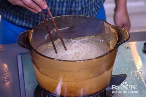 詹姆士的厨房里麻油鸡空心面线