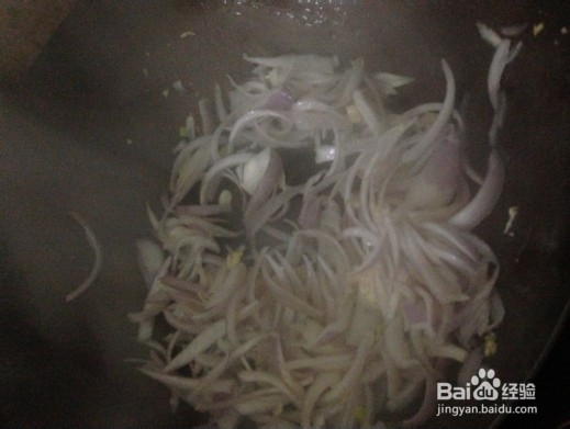 洋葱炒鸡蛋的做法