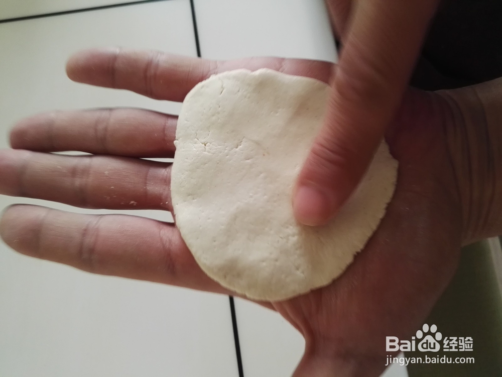 酥脆可口的玫瑰酱炸糕