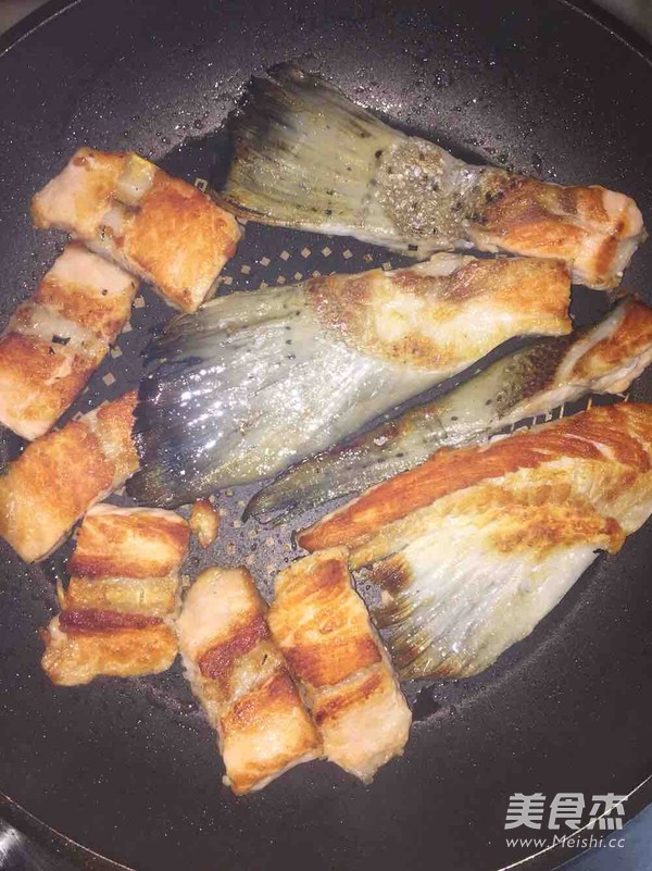 三文鱼骨豆腐汤