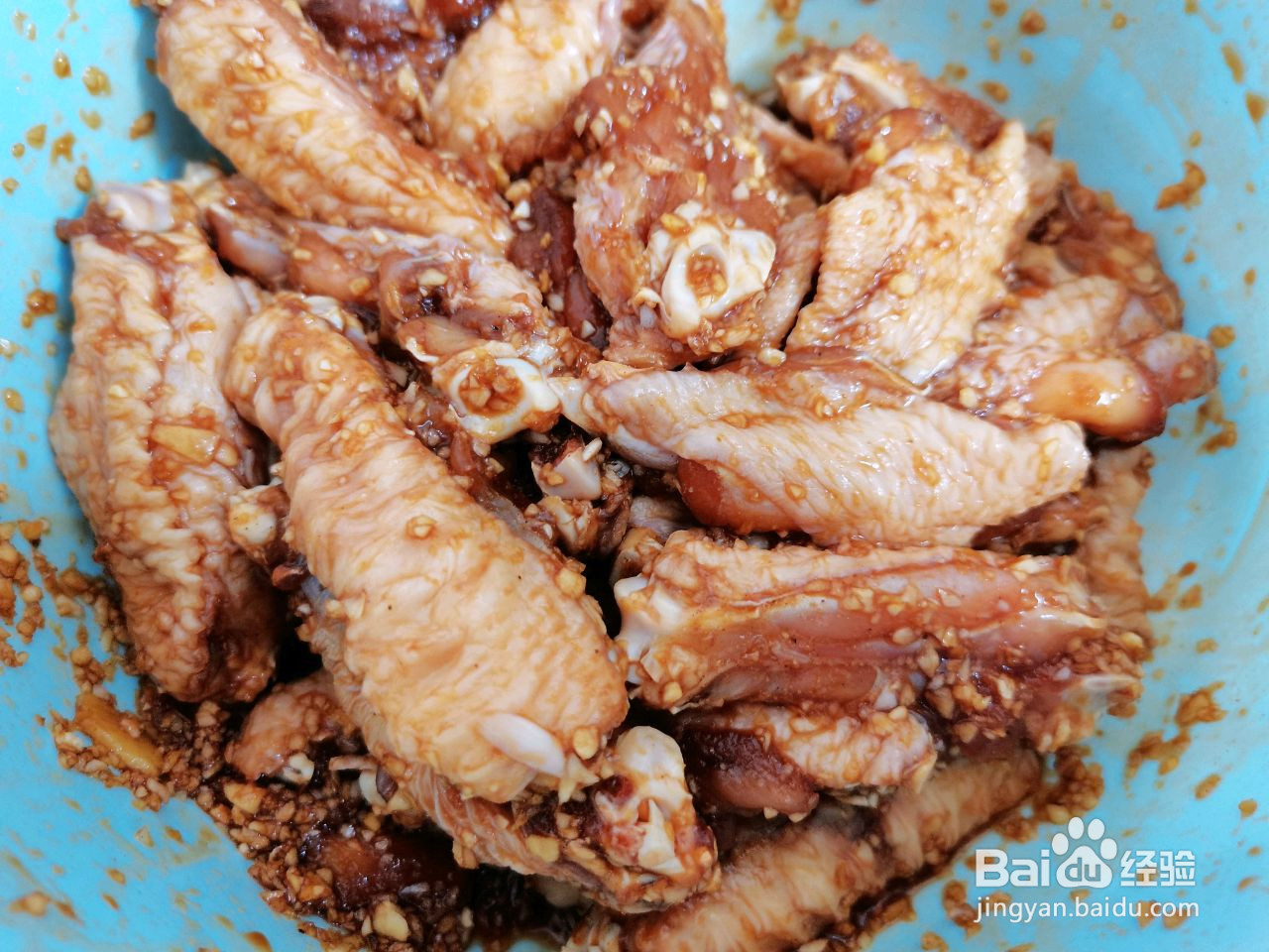 蒜香鸡翅的做法