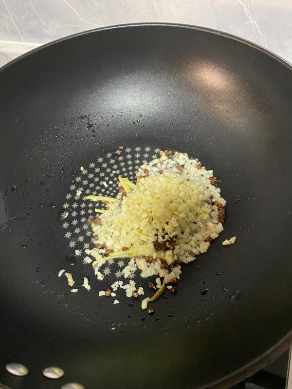 蒜泥啤酒龙虾尾