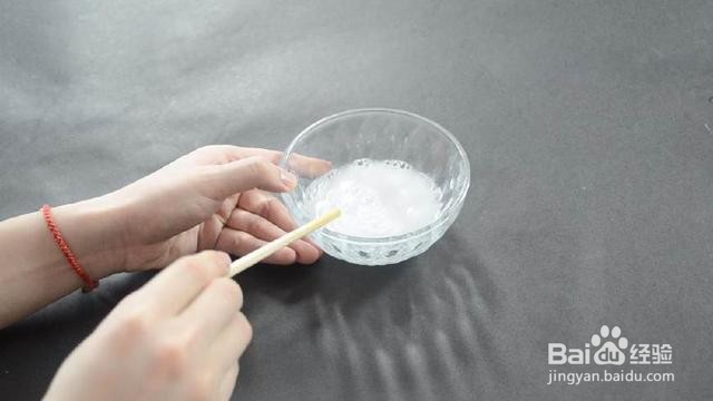 怎么刷鞋子干净又白