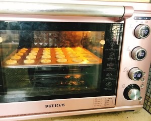 制作黄油掉渣曲奇饼干