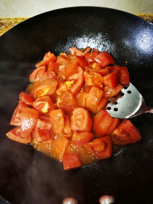 牛肉罐头炖西红柿