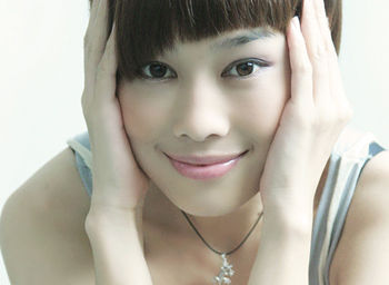 怎样按摩去除眼袋