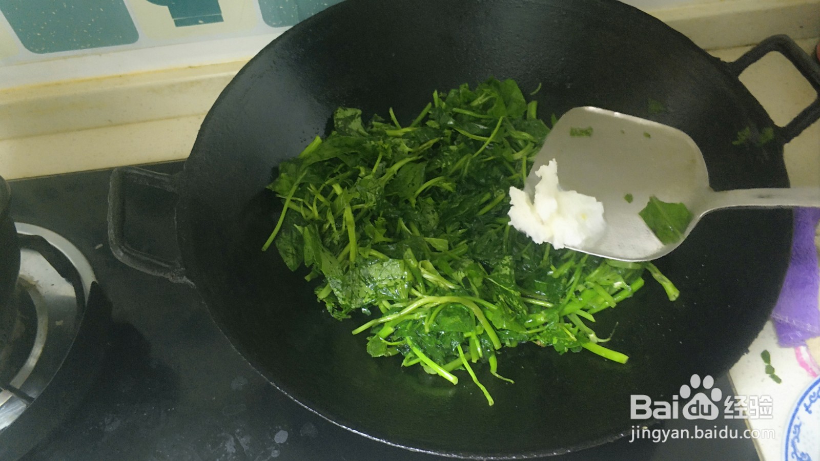 鸡油炒温菜的做法