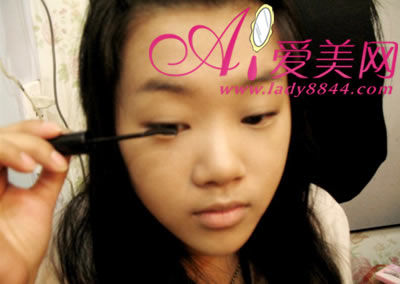 怎样教你让小眼睛化妆后变电眼