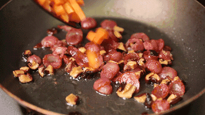 当地特色-竹筒饭-蒸出来的米饭口感才香