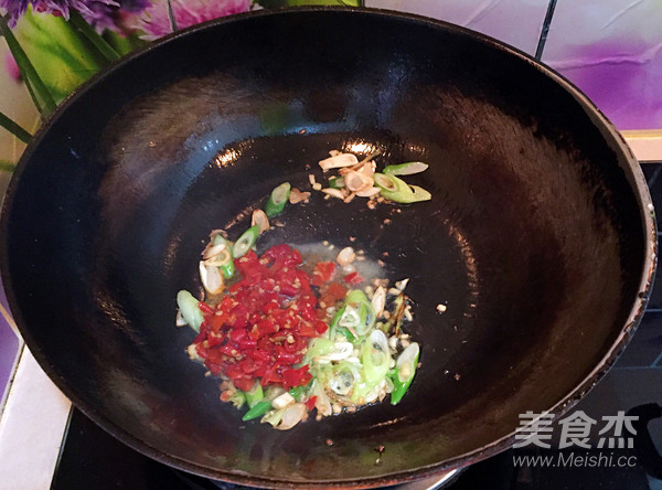 剁椒培根炒芦笋