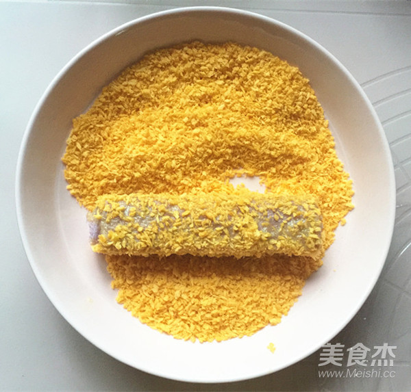 沙拉肉松吐司卷