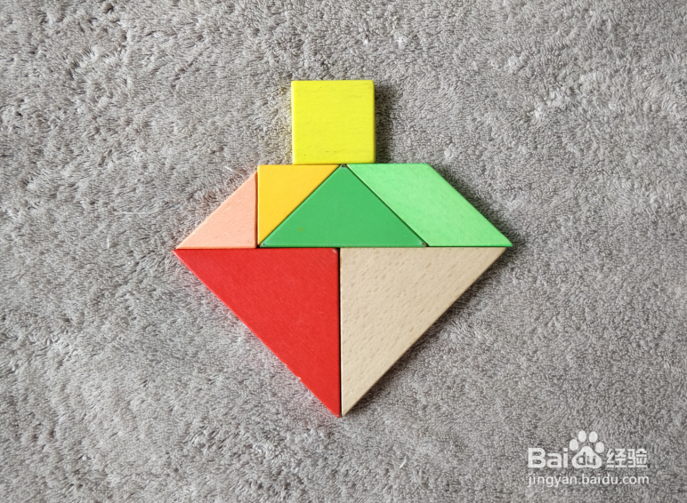 红姑娘果用七巧板怎么拼？