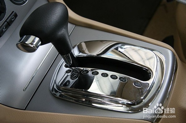 自动挡汽车怎么起步