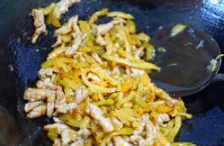 榨菜青椒炒香干