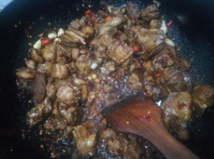 魔芋烧鸭的做法