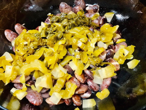 酸菜炒焖荷包肾豆