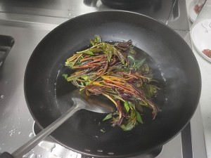 健康养生佳品香椿煎蛋的做法