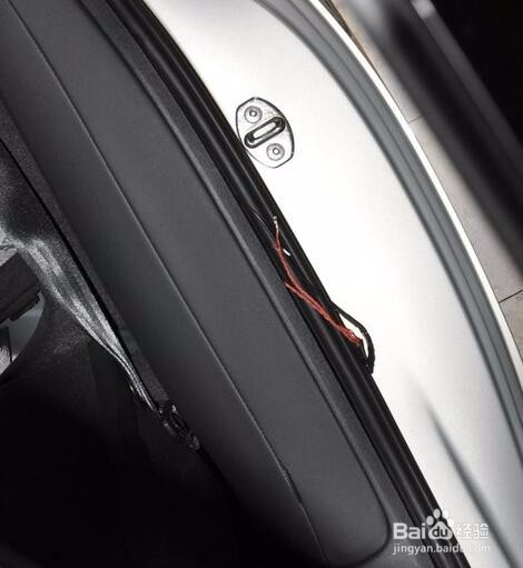 迈腾车后视摄像头如何安装