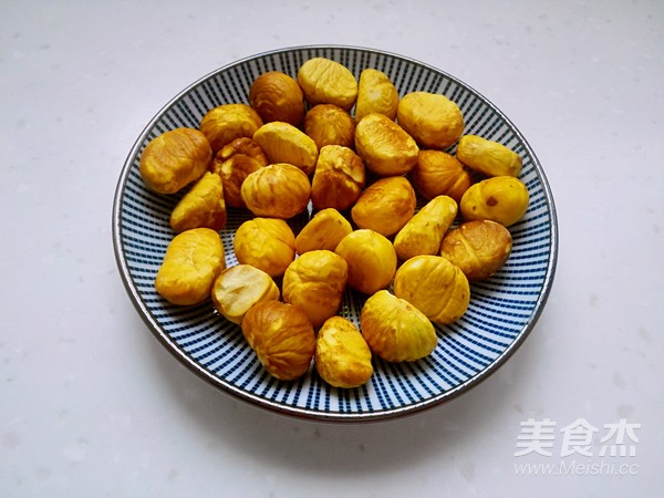 板栗排骨煲的做法