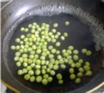 香辣过瘾的花生培根芝心披萨