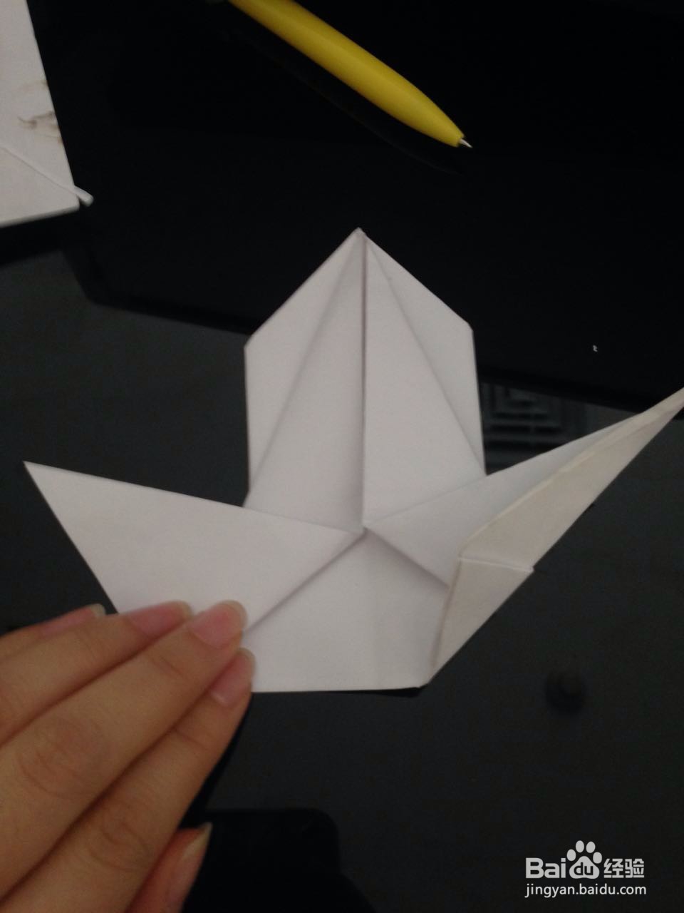 用纸折出可爱的小兔子