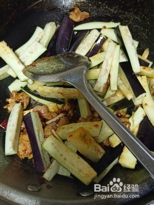 营养美食制作少油版茄子炒肉