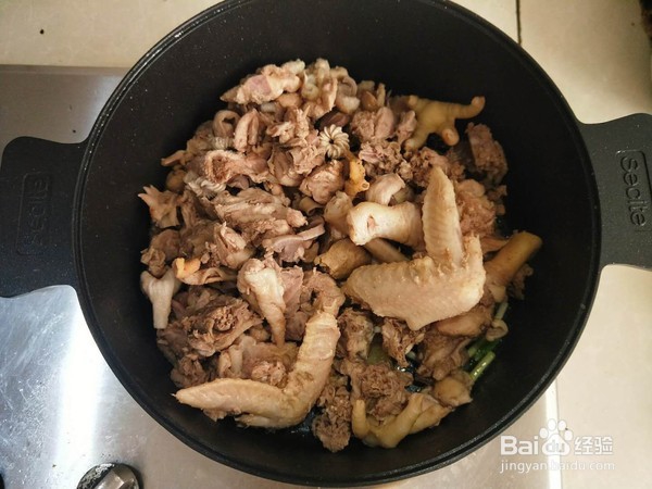 如何做香芹焖鸡肉？