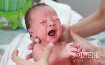 宝宝的囟门软软的，妈妈应该怎么去保护他？