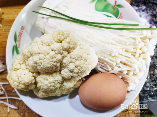 有机花菜鸡蛋汤