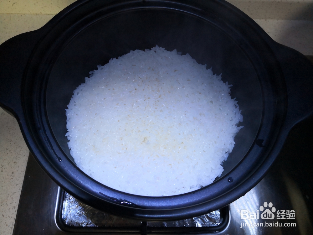 诱人的腊味煲仔饭