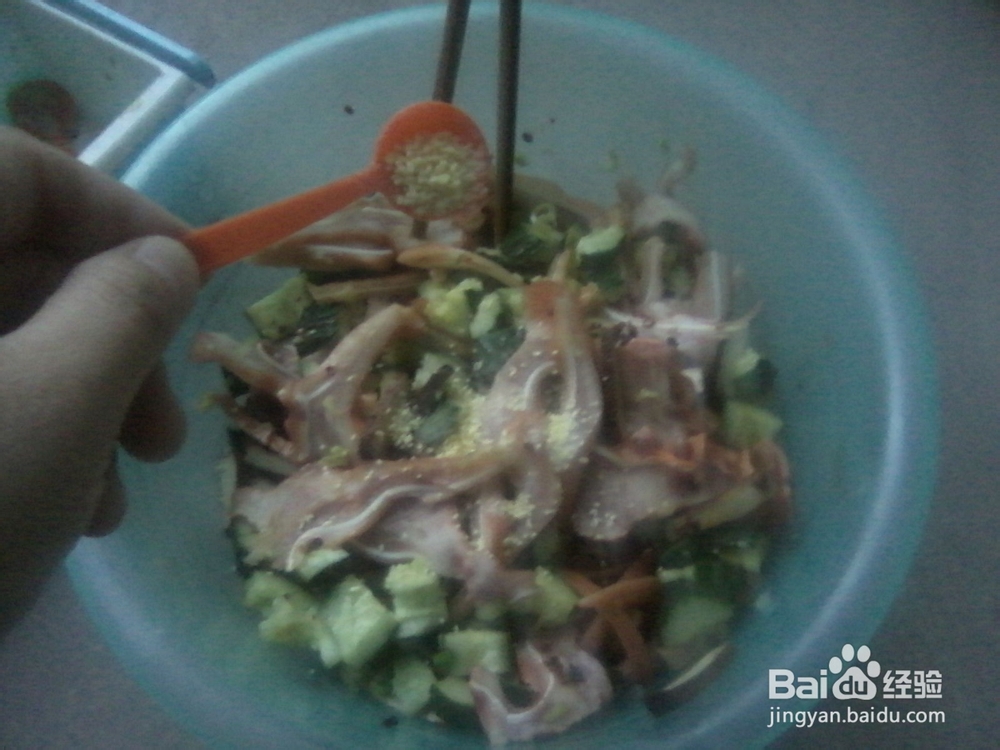 凉拌猪耳朵的家庭做法