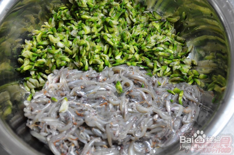 鲜美异常的槐花银鱼炒鸡蛋