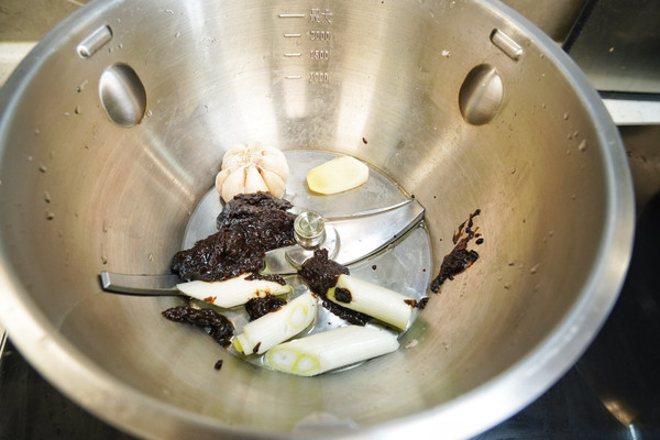 红烧土豆牛腩焖腐竹