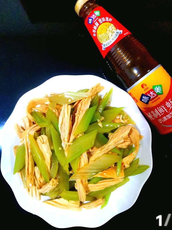 凉拌蚝油西芹腐竹