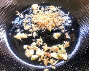 萝卜干炒鸡蛋的美味做法