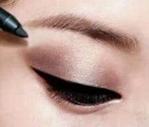 男生学化妆，以后工资怎么样？