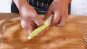 食补养生油焖茭白的做法
