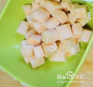 12个月宝宝补钙辅食----番薯虾仁炒牛油果