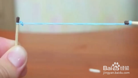 如何巧妙点燃火柴?