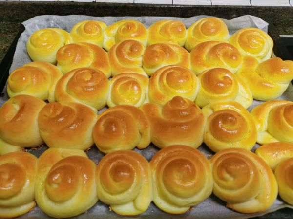 蜂蜜牛奶小面包