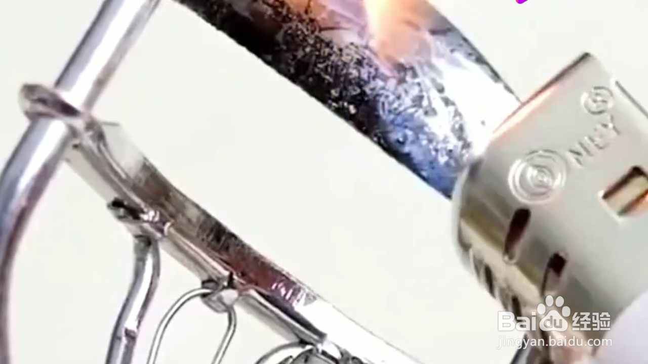 如何清洁自己的化妆工具？