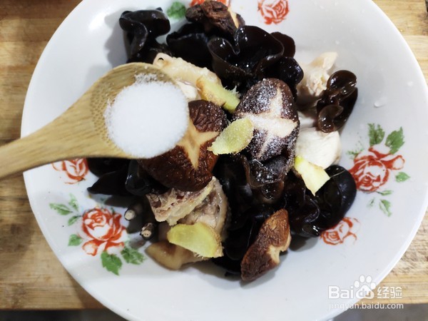 香菇木耳蒸鸡做法