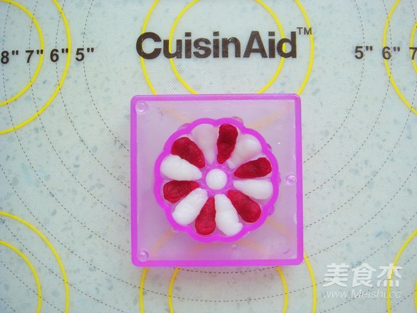 莲蓉花朵和果子